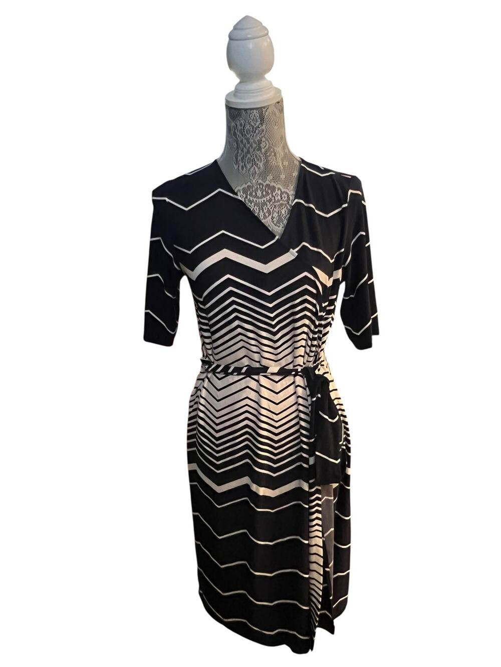 A Pea in the Pod Size M Casual Dress - Preowned